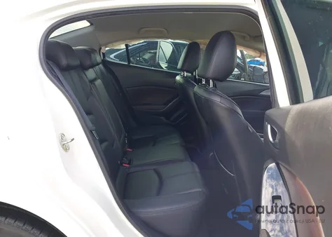 2018 Mazda Mazda3 Touring z USA, uszkodzony, nr VIN 3MZBN1V3XJM159896